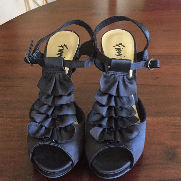 5.5 Black Satin ruffle shoe. Never worn! - Picture 2 of 4